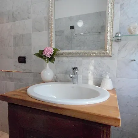 Aparthotel L'antico Borgo Cremia